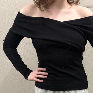 LN Size S Off the Shoulder Woman's Long Sleeve Shirt